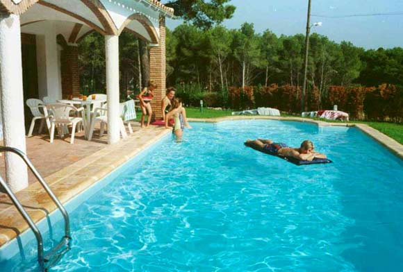 24-mas-tomasi-172-pool.jpg