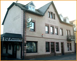 Hotel-Café-Restaurant AM SCHWIMMBAD, 54649 Waxweiler
