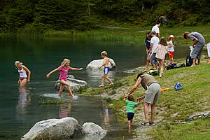 Naturbadeanlage mit Beachvolleyball und Grillplatz in Neukirchen am Großvenediger, Urlaubsarena Wildkogel