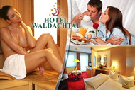 Romantische Arrangements im Hotel Waldachtal Schwarzwald Kurzurlaub und Verw&ouml;hnwochenende