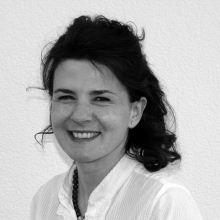 Dimitra Knes