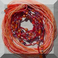 Schmuck aus dem Atelier Ina &Uuml;berall - Ketten aus original Swarovskiperlen, Metallperlen und Glasschliffperlen
