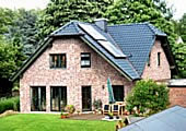 Niedrigenergiehaus Gladbeck, Solarthermie und Pelletheizung.