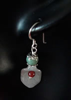 Ninan. Boucles d'oreilles forme feuille et boule en jade. Jade-France