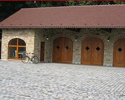 Natursteinverblendungen