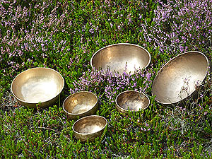 Klangschalen in der Heide
