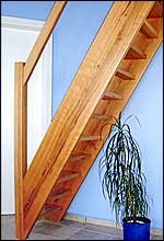 Raum sparende Holztreppe