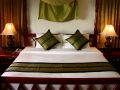 Bhumiyama Beach Resort, kingside bed