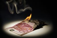 euro brennt gefahr, geld brennt, finanzen gefahr