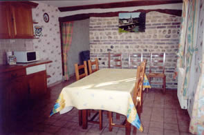 Salle à manger du gite les attelages du pays d'ouche