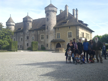 Le comité avec le château de Ripaille.jpg