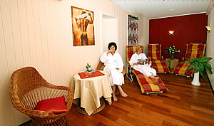 Ruheraum, Finnische Sauna,W�rmekabine, Whirlpool - Wellness im Hotel Lindenhof bei Passau Bayerischer Wald Bayern Wellnesshotel im Luftkurort Kellberg