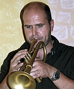 J&uuml;rgen Scheible mit der elephant-Trompete
