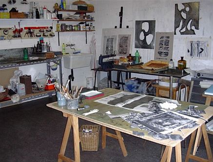 Das Malatelier von Elke H&ouml;yl&auml;-Vogt in Maisprach (BL) 