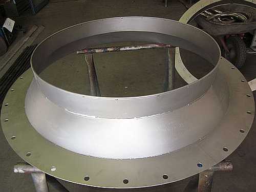 leitbleche-aus-3mm-edelstahl.JPG