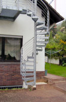 Metallbau Darmstadt: Außentreppe aus Stahl, hier in Form einer Wendeltreppe Wendeltreppe außen aus Stahl, Metallbau Johe, Darmstadt