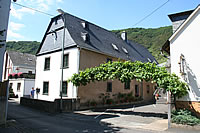 Blick auf das Winzerhaus Moselwein