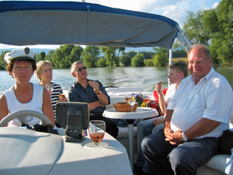 Karin am Steuer