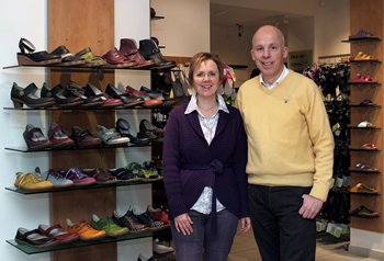 Ulrike und Martin Rohe, Gesch&auml;ftsf&uuml;hrer vom Schuhhaus Neue Wege in Aachen