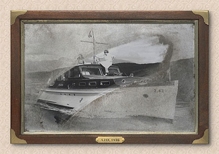 Buchen Sie eine Zeitreise auf dem Z�richsee - Das elegante und repr�sentative M/L AJAX mit Baujahr 1936 ist ein Zeitzeuge der Z�rcher Bootsbaukunst. Das Oldtimermotorboot bietet Platz f�r bis zu 12 Personen plus einen unserer Kapit�ne.