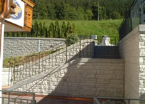 Geländer Vorplatz