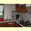 "Snoepje" Ferienh&auml;uschen  in Hollum auf Ameland. Blick in die K&uuml;che