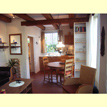 Ferienwohnung "Drie Balken" auf der Nordseeinsel Ameland f�r 4 Personen. Blick vom Wohnzimmer zur K�che