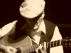 Robert et sa guitare.JPG