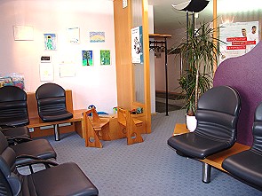 Garderobe und Teil unseres Wartezimmers