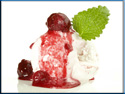 Vanilleies mit Roter Grütze