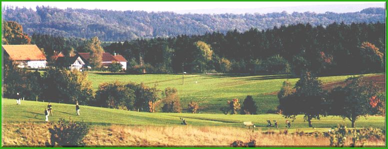 Der 9 Loch Golfplatz mitten in der Natur