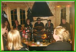 Grillfeier in der Grillhütte