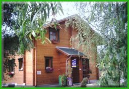 Unser Blockhaus mit Kaninstube, auch geeignet für Seminare oder Tagungenbis 20 Pers gut geeignet mit Internet-Anschluß