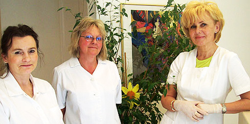 Zahnarzt-Praxis-Team Heidelberg-Ziegelhausen: Dipl. Stom. Ewa Kirsch, Frau Pieruszka, Frau Maurer
