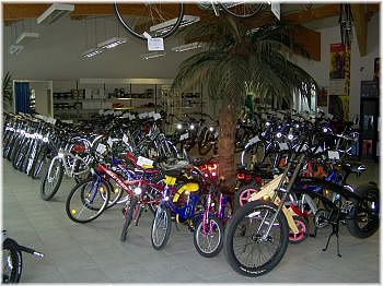 Das Radsporthaus Maier bietet viel Auswahl in gro�en R�umen