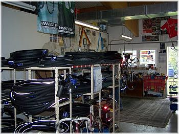 Das Radsporthaus Maier bieter viel Platz f�r anfallende Reparaturen