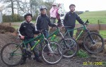Kinder im Dino-Trailpark