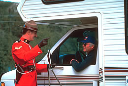 Wohnmobil mit RCMP Officer