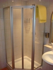 apartment dusche.jpg