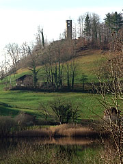 Burgseeli und Kirchruine Goldswil