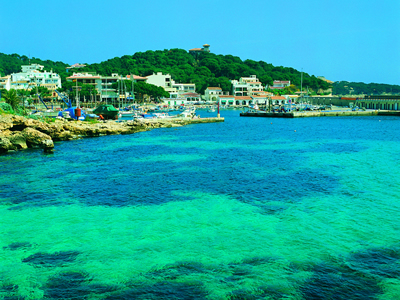 K02_082_Hafen_und_Stadtansicht_Cala_Ratjada_Mallorca_Balearen_Spanien.jpg