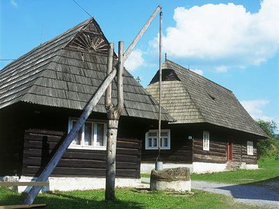 K35_015_Slowakei , Kriva , Tatra , Holzh�user.jpg