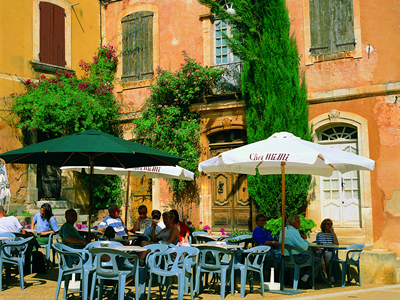 K02_033_Roussillon_Stadtansicht_Vaucluse_Provence_Frankreich.jpg