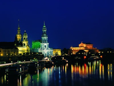 K07_004_Altstadtpanorama_bei_Nacht_Dresden_Sachsen_Deutschland.jpg