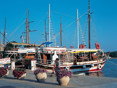K23_008_Kroatien  Porec  Istrien  Riva Strandpromenade.jpg