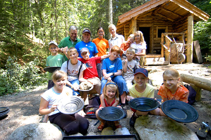 Hotel Alpin Scheffau Kinderprogramm Goldwaschen