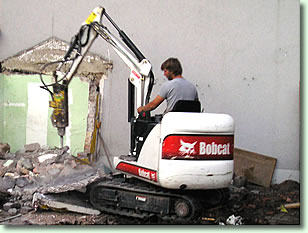 Abri�arbeiten mit dem Bobcat