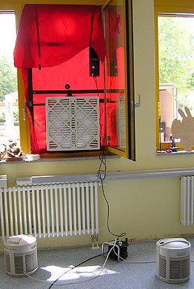 Unterdruckhaltung des Geb&auml;udes mit Abluftfiltration und Luftreinigung