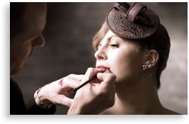Karsten Schloberg beim MakeUp f&uuml;rs Fotoshooting.