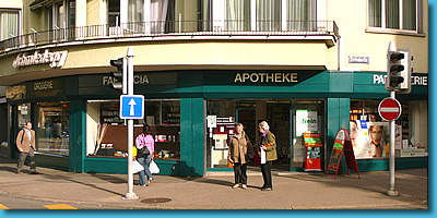 Eingang Schmiedegg Apotheke